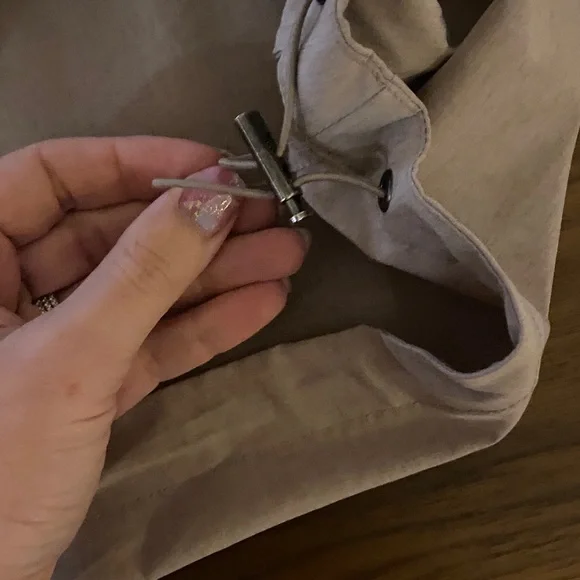 Vuori Women's Light Pink Hooded Rain Jacket - Picture 3 of 5